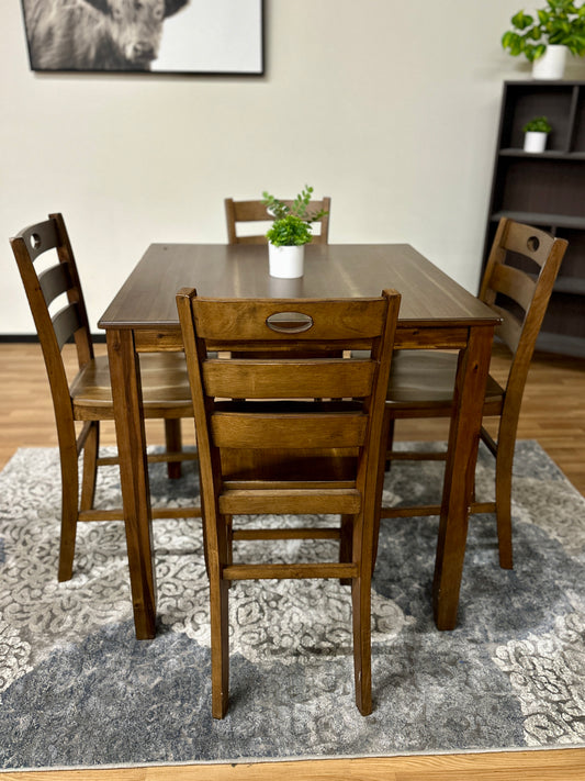 Ashborn Dining Set