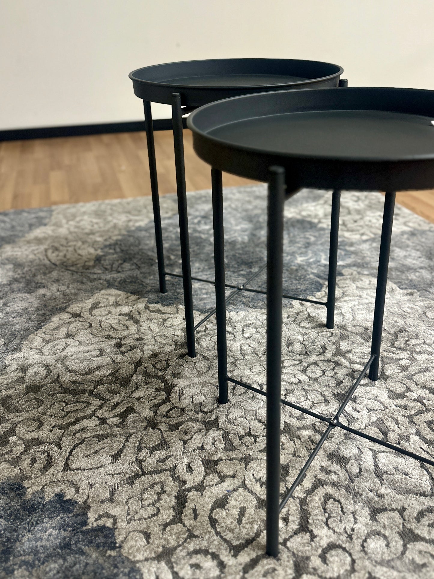 Gladom Tray Table in Grey