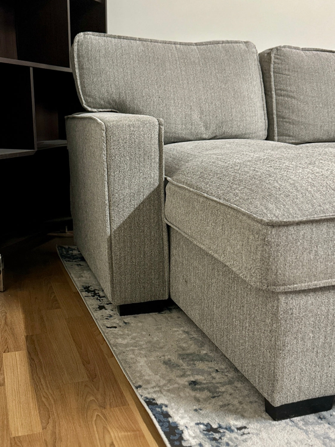 Sectional w/ Pull-out & Storage Chaise