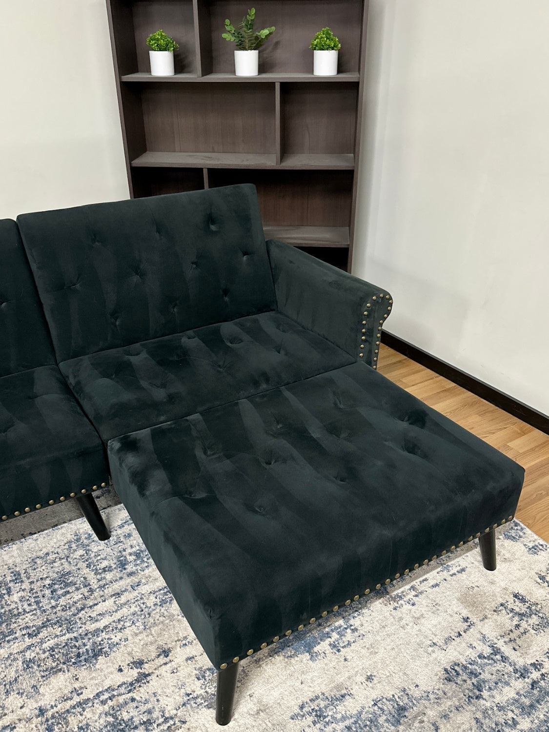 Black Tufted Pinhead Sectional w/ Chaise