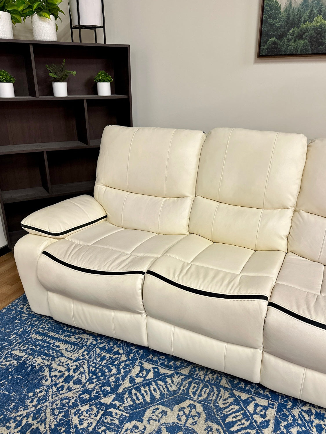 π DELIVERY AVAILABLE! Modern White Sofa Recliner