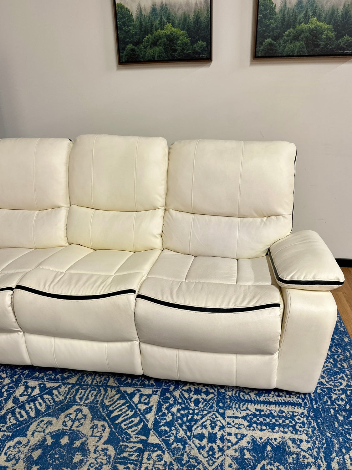 π DELIVERY AVAILABLE! Modern White Sofa Recliner