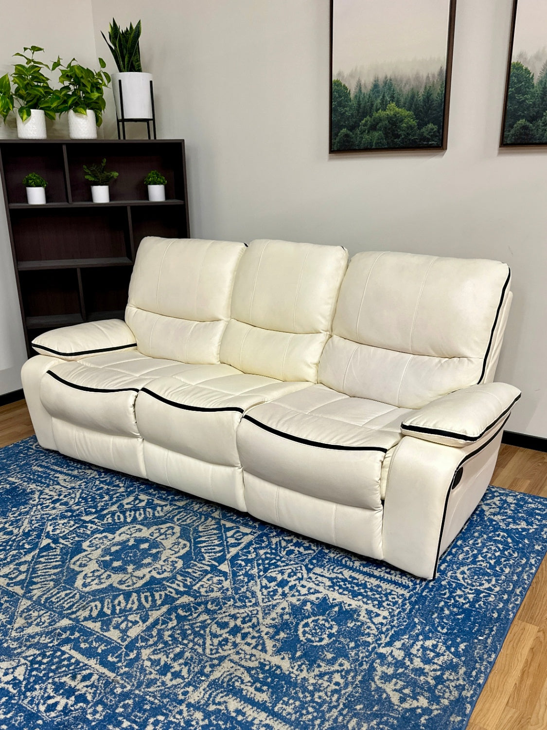 π DELIVERY AVAILABLE! Modern White Sofa Recliner