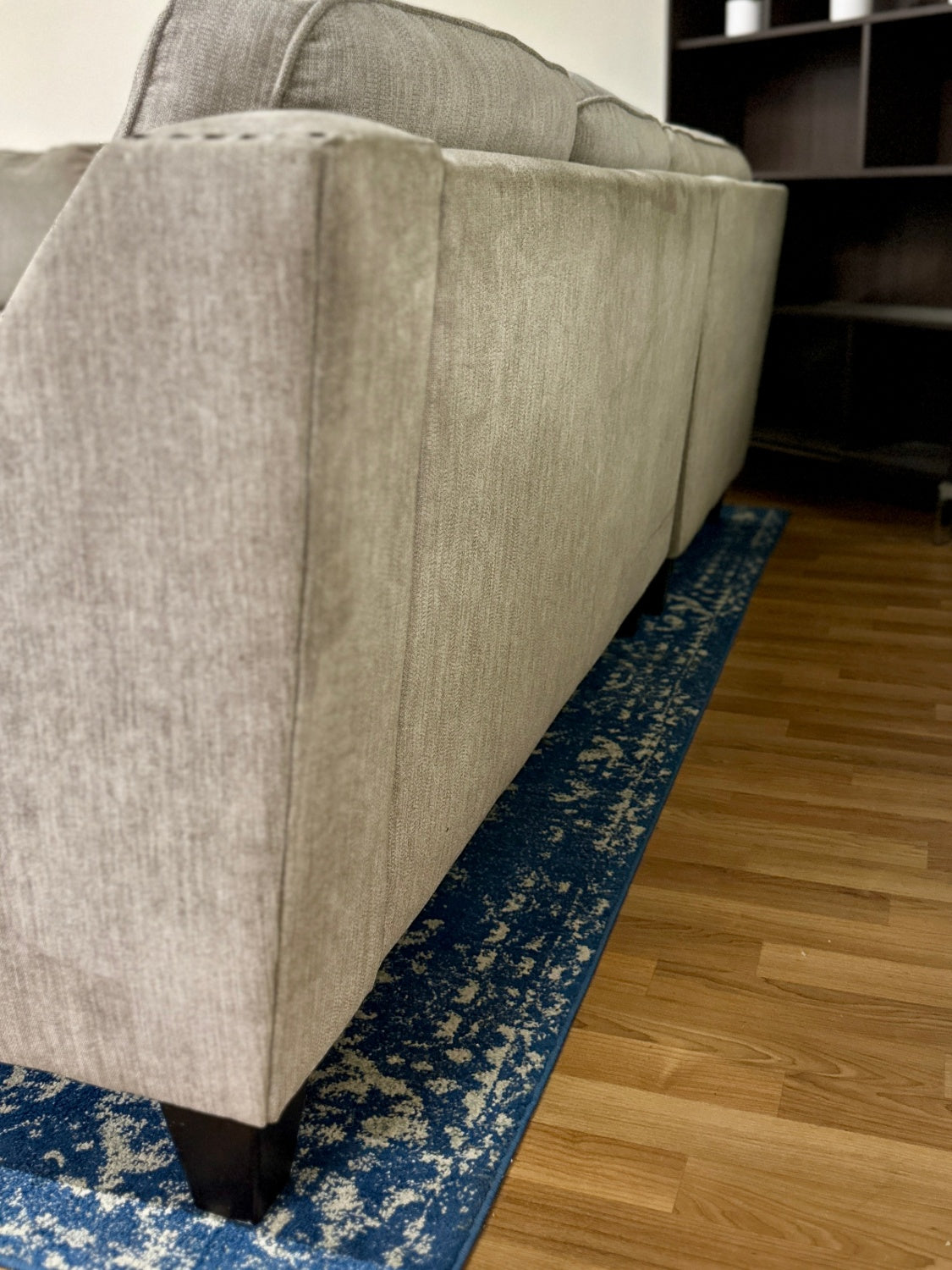 π DELIVERY AVAILABLE! Gorgeous Grey Pinhead Sectional Sofa