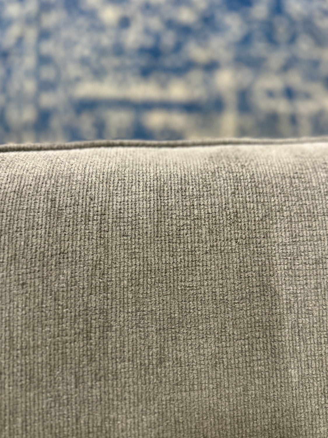 π DELIVERY AVAILABLE! Beautiful Grey Sofa