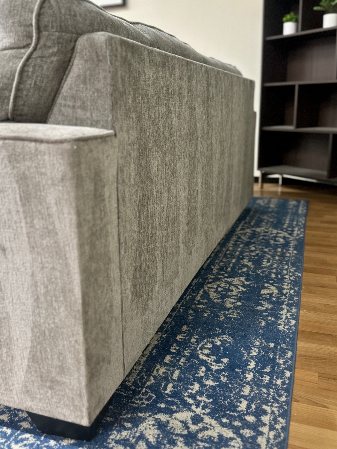 π DELIVERY AVAILABLE! Beautiful Grey Sofa