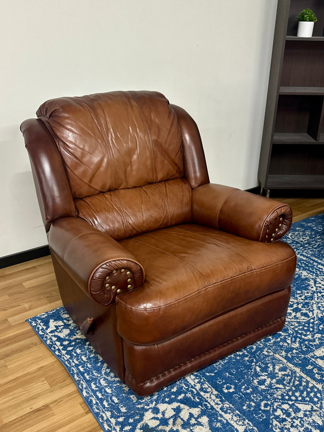 Gorgeous Brown Leather Sofa Chair Set