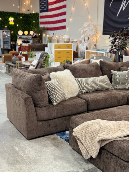 Boulder Grand Corner Sectional in Chocolate