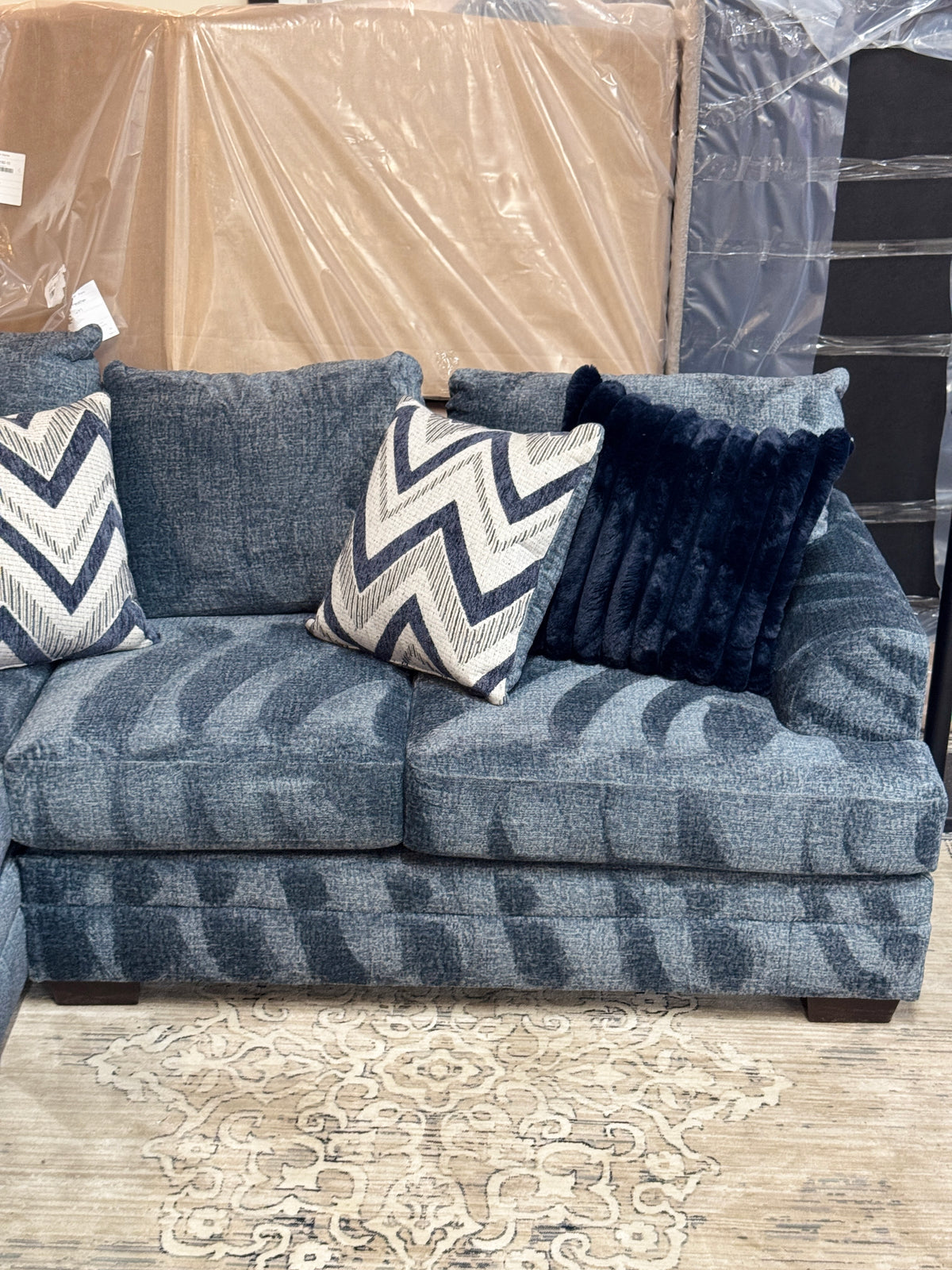 Ridge U-Shape Sectional in Navy