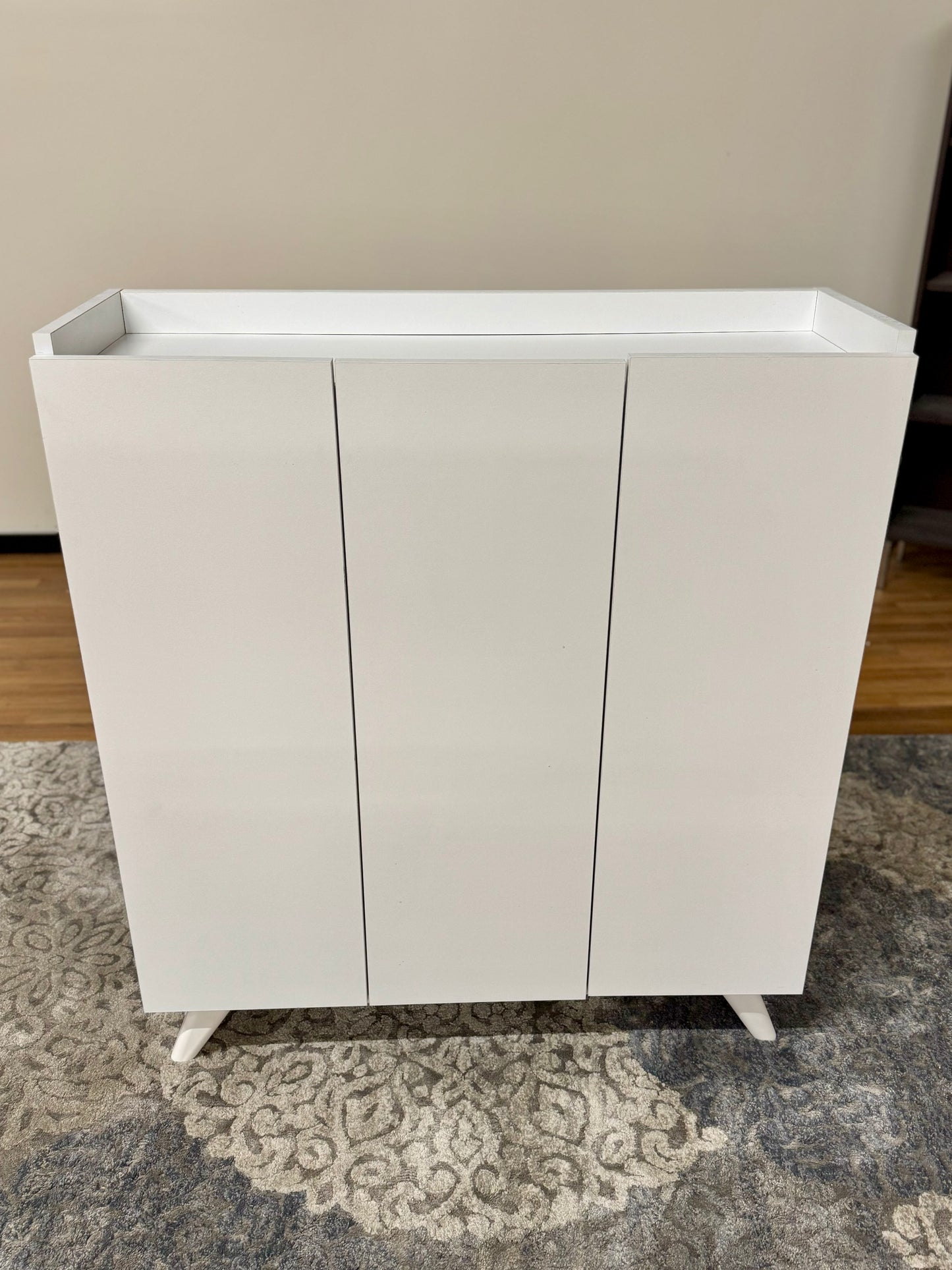 Sirdal 3door Cabinet in White