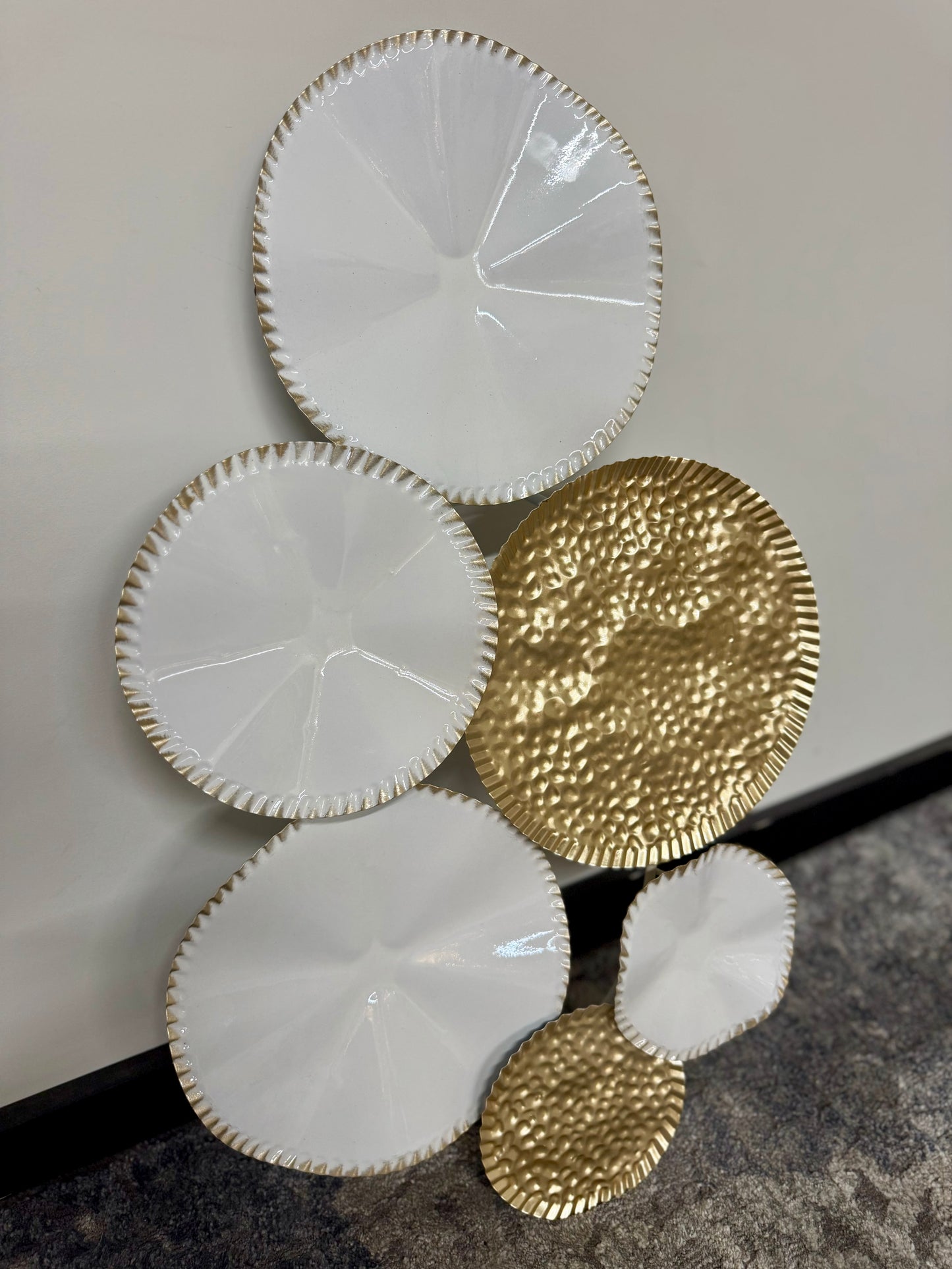Metal Wall Decor in White & Gold
