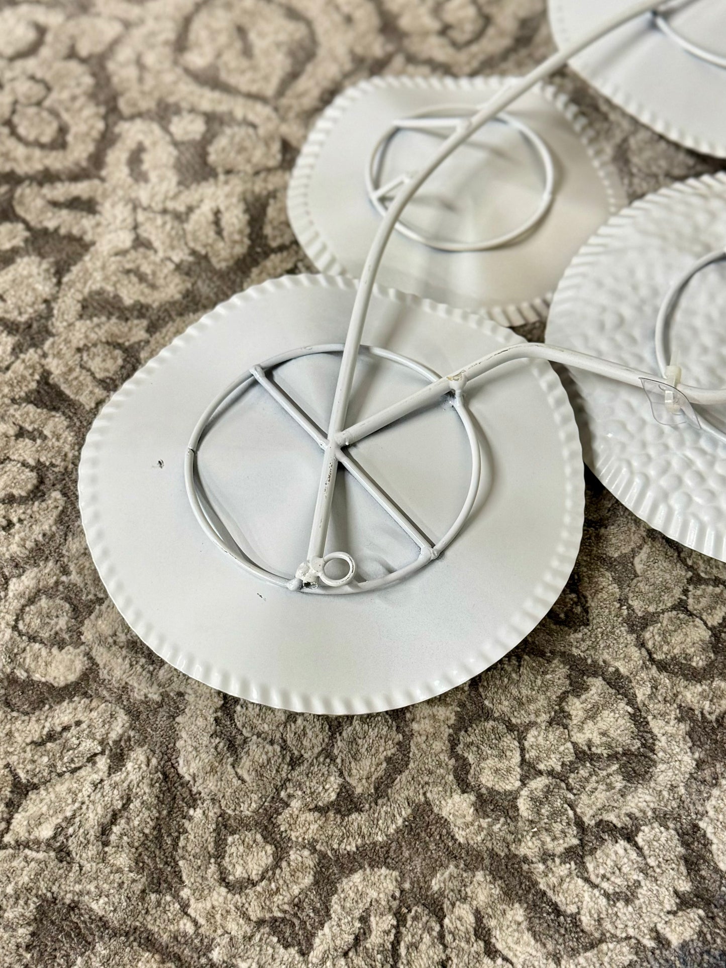 Metal Wall Decor in White & Gold