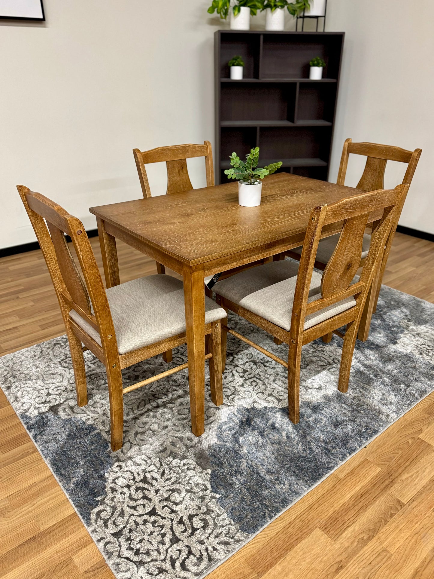 Kayee Dining Set