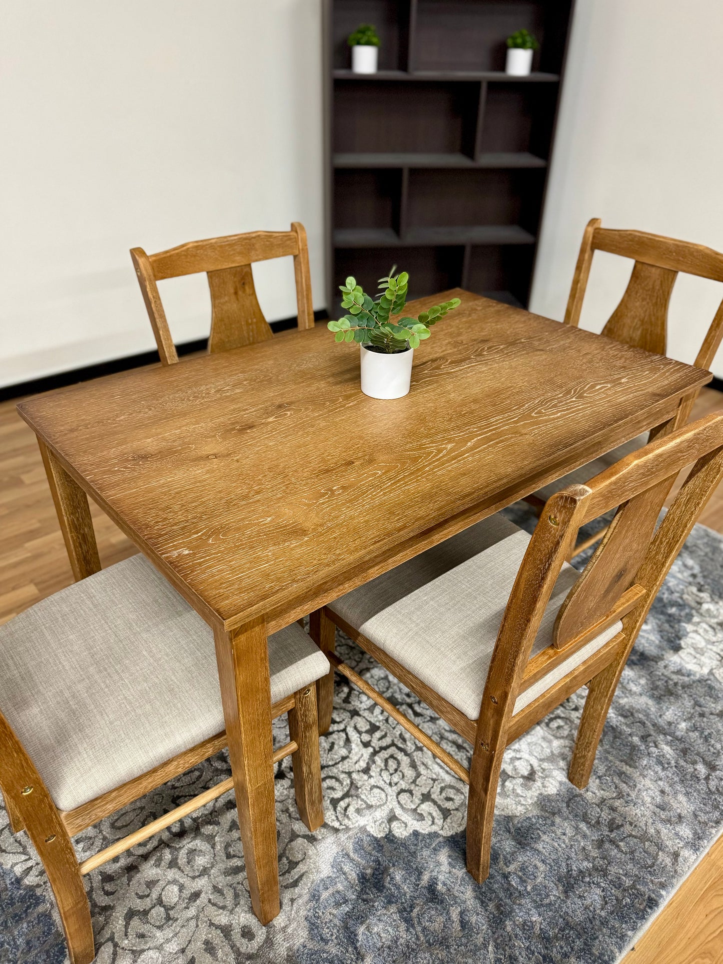 Kayee Dining Set