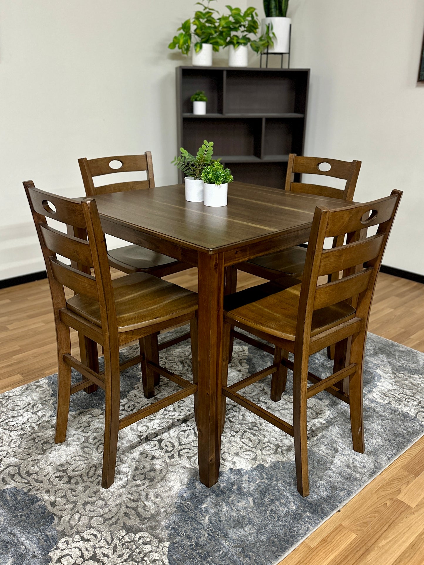 Ashborn Dining Set
