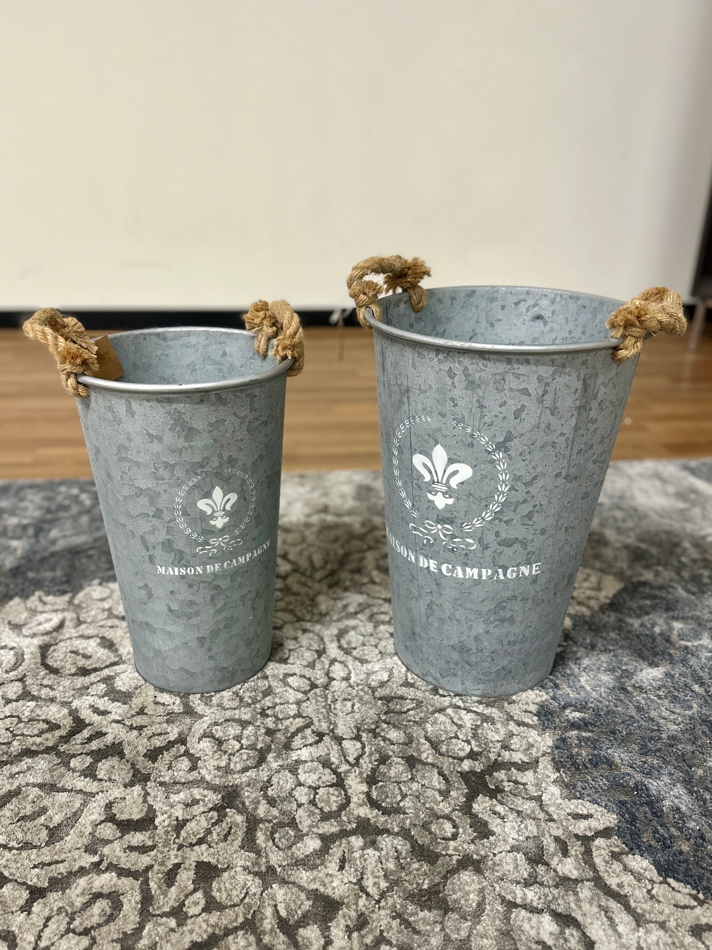 Madison De Campagne Metal Buckets