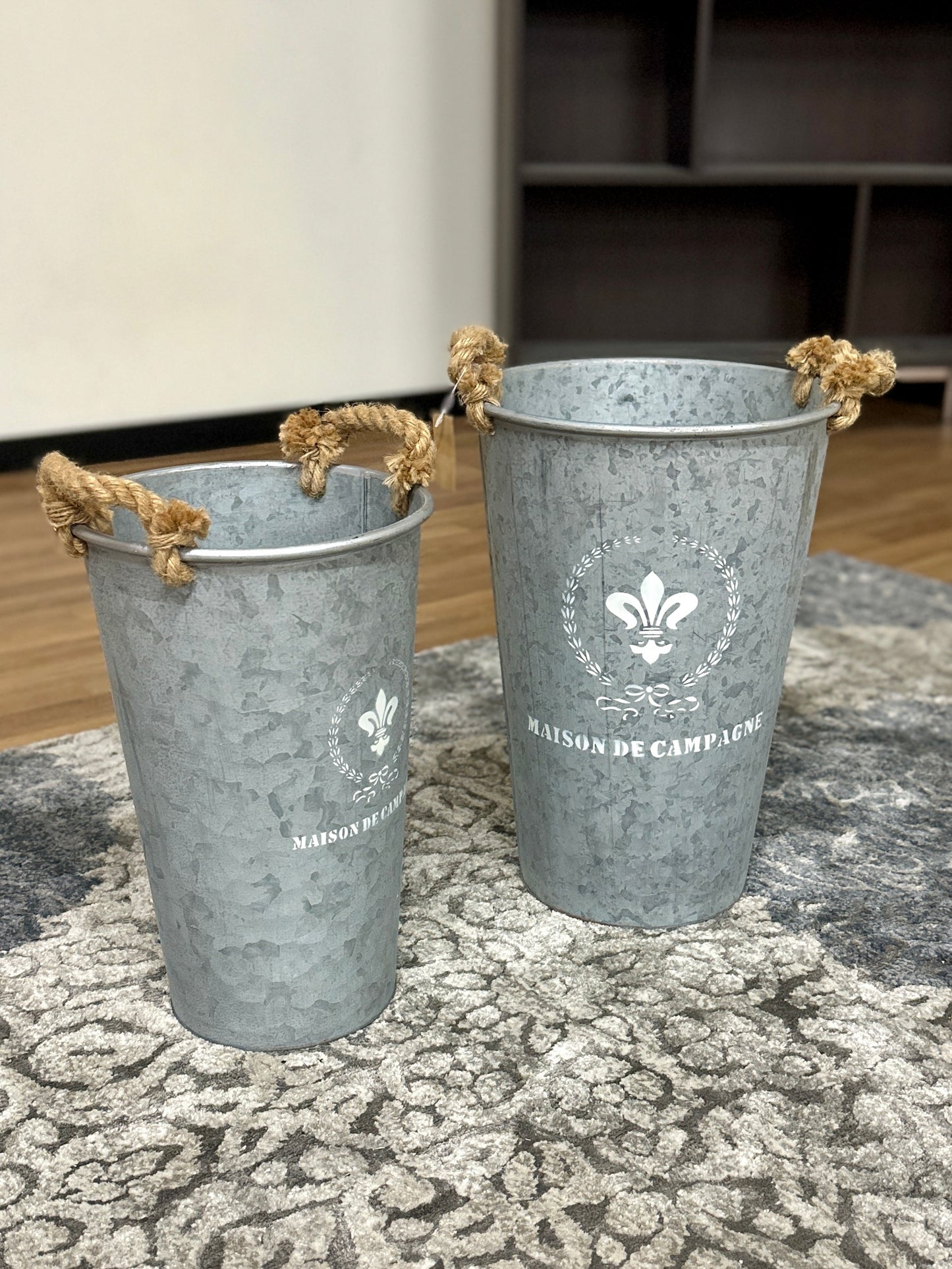 Madison De Campagne Metal Buckets