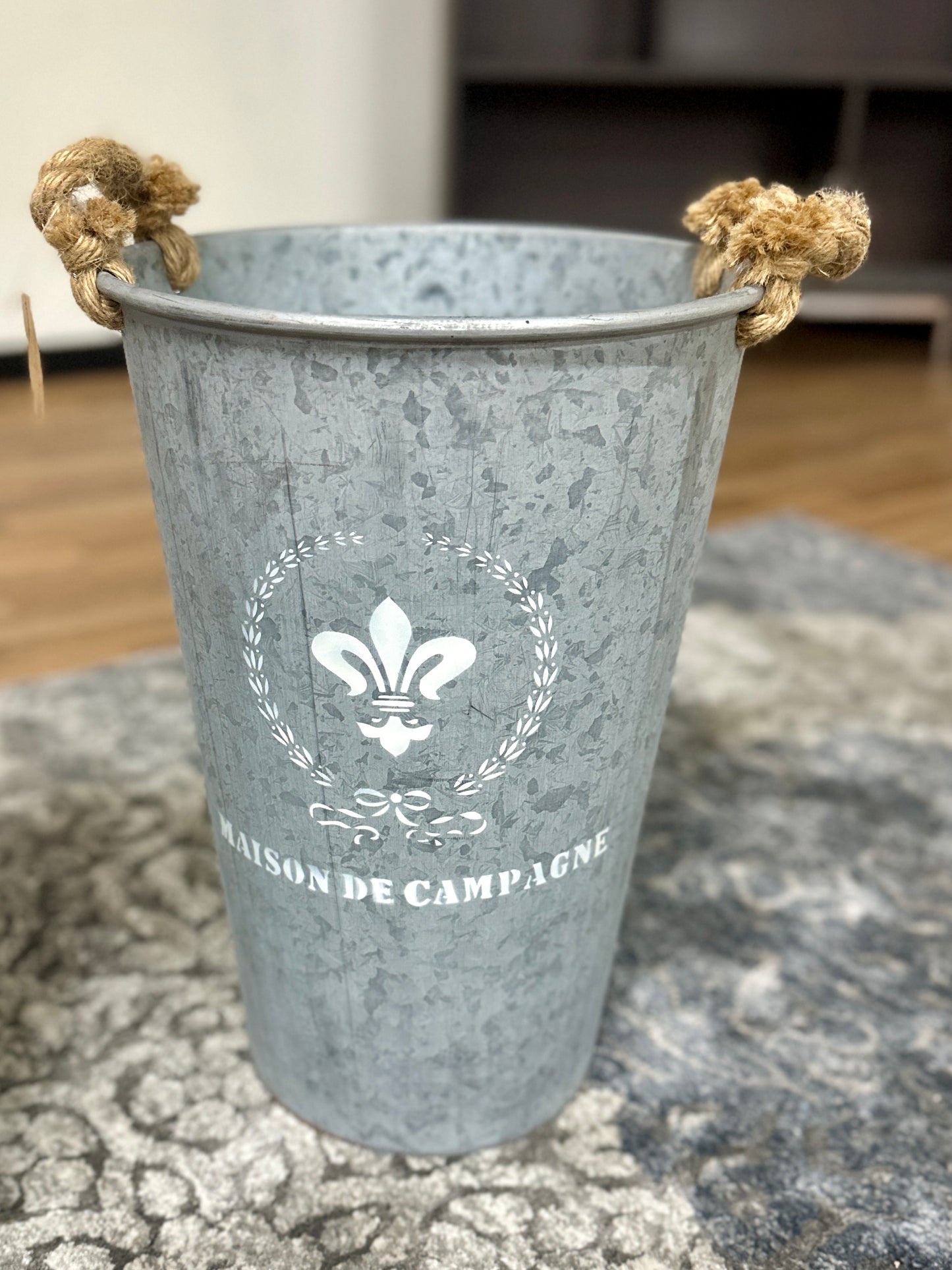 Madison De Campagne Metal Buckets