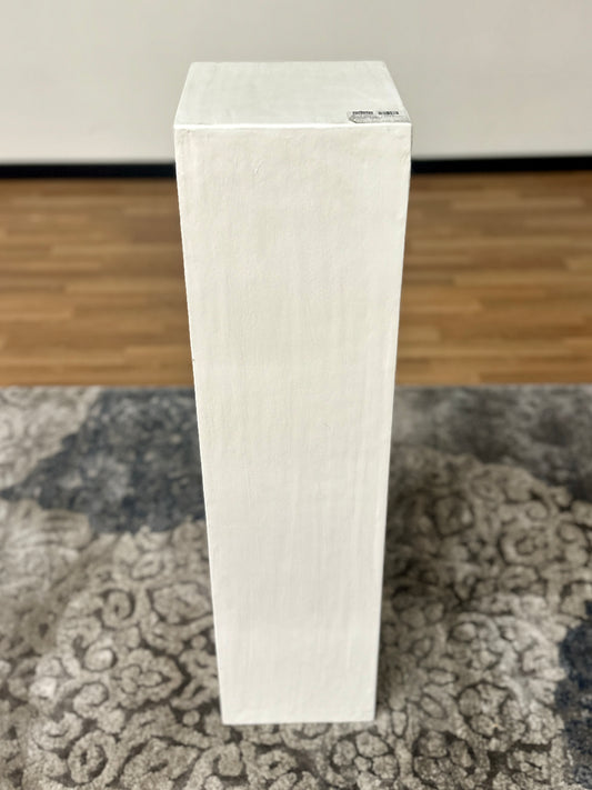 Pedestal in White