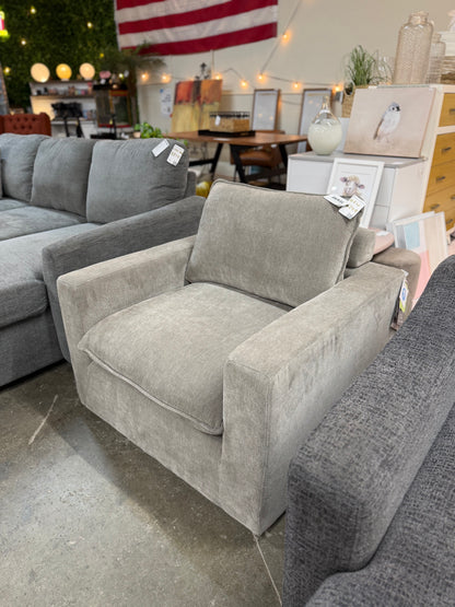 Aiden & Ivy Sereen Swivel Accent Chair