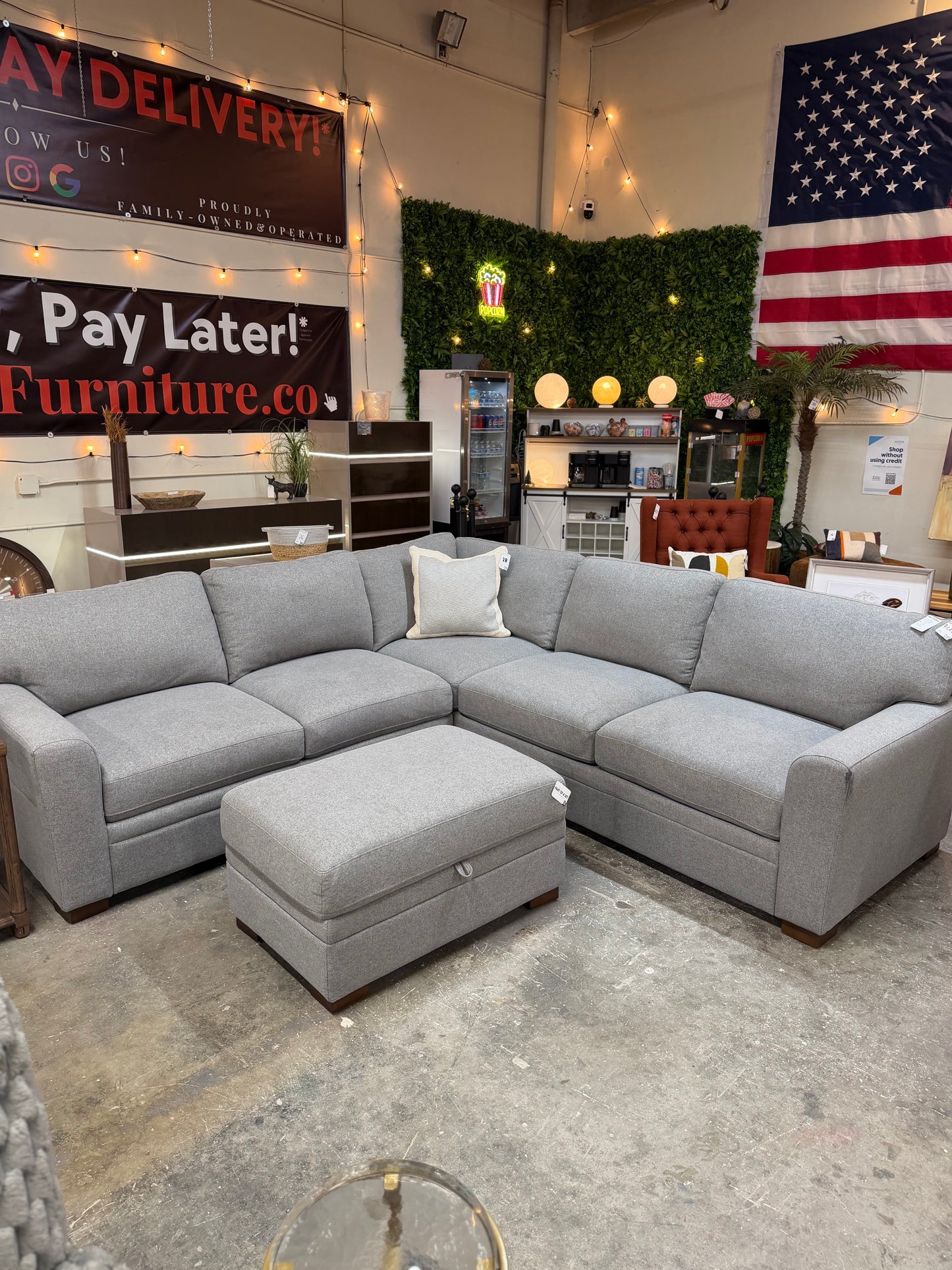 Thomasville Langdon L-Shape Sectional with Storage Ottoman