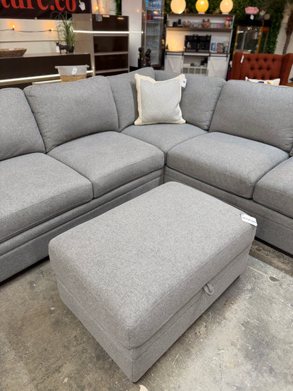 Thomasville Langdon L-Shape Sectional with Storage Ottoman