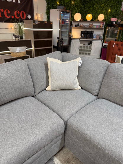 Thomasville Langdon L-Shape Sectional with Storage Ottoman
