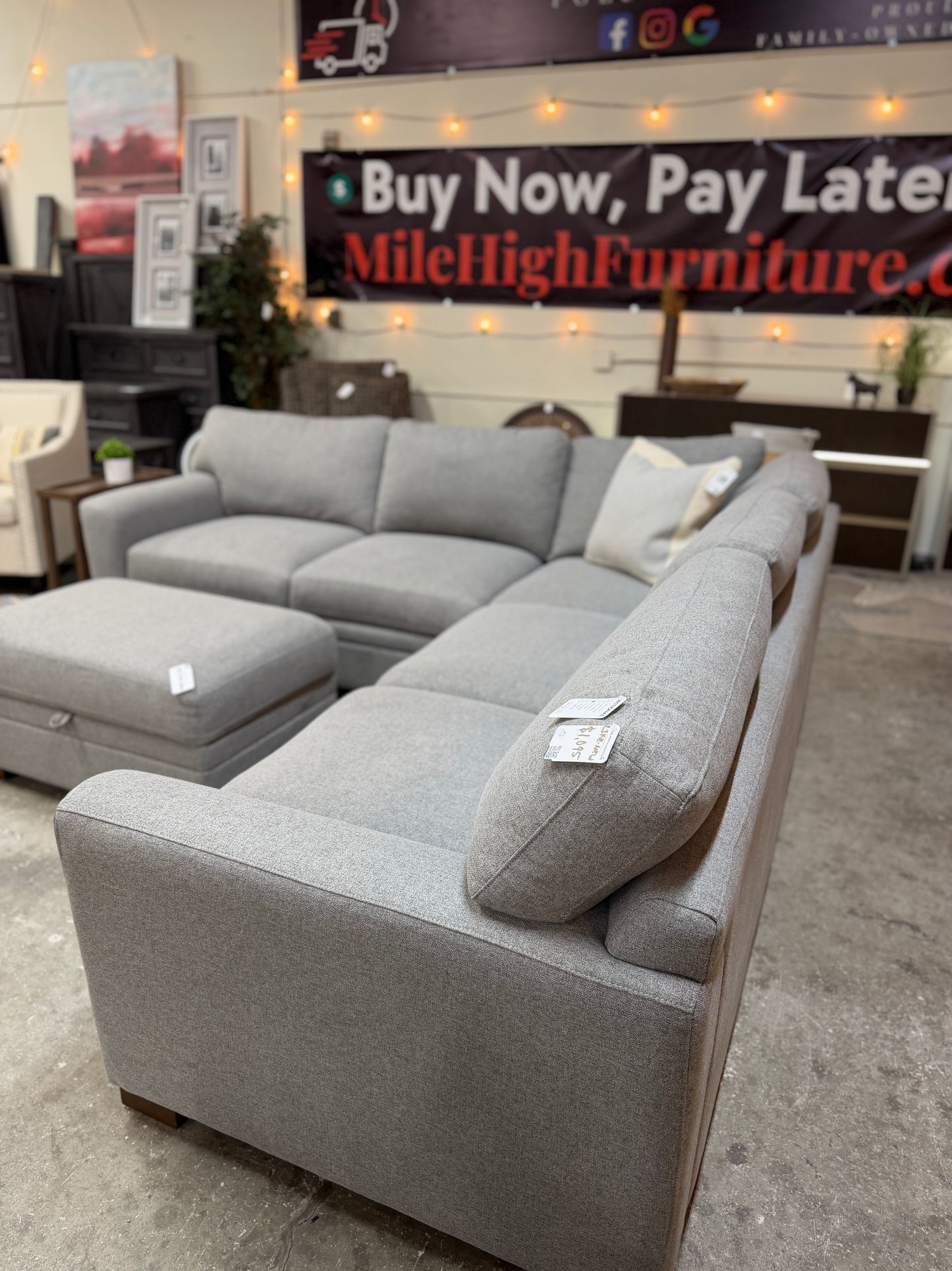 Thomasville Langdon L-Shape Sectional with Storage Ottoman