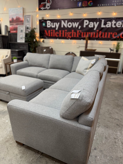 Thomasville Langdon L-Shape Sectional with Storage Ottoman