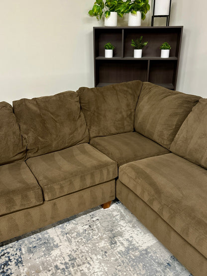 Brown Sectional w/ Chaise