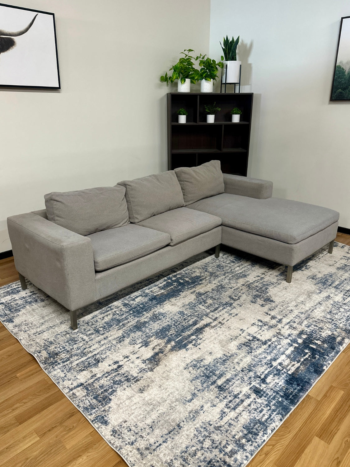 Modern Grey Sectional Sofa w/ Chaise