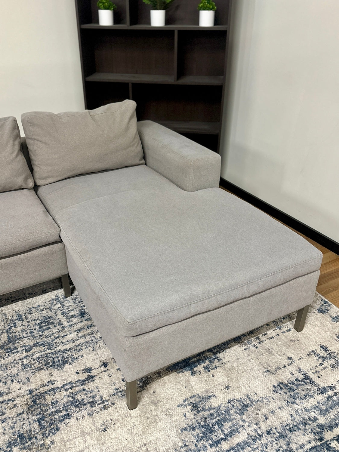 Modern Grey Sectional Sofa w/ Chaise