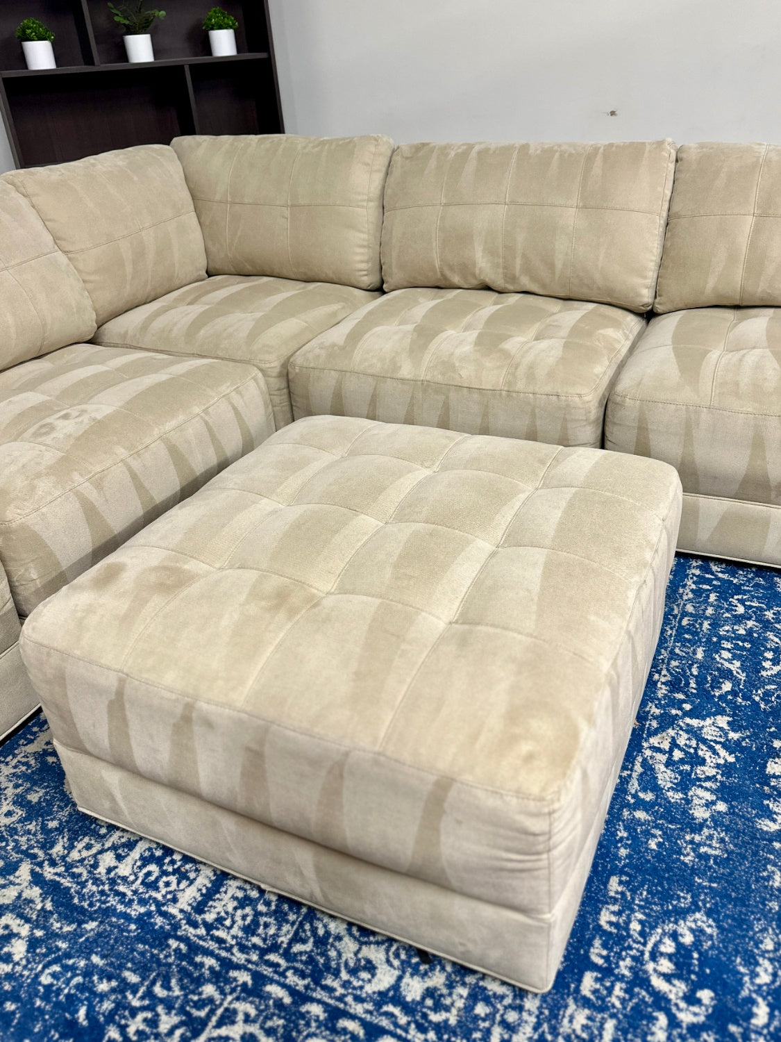 Gorgeous Beige 8 piece Modular Sectional Couch