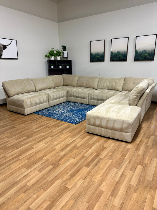 Gorgeous Beige 8 piece Modular Sectional Couch
