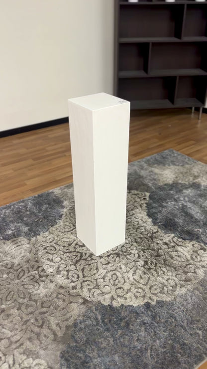 Pedestal in White