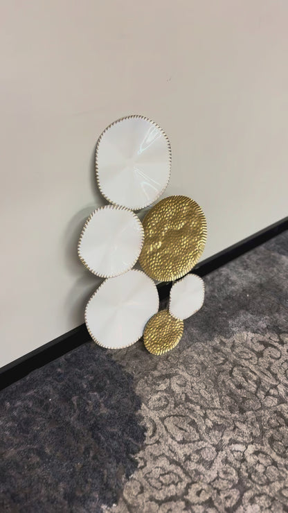 Metal Wall Decor in White & Gold